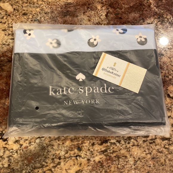 Kate Spade ♠️ NY Large Tote Bag, Floral Dot Print Design, New w/ Tag in Mfg Bag - Picture 3 of 7